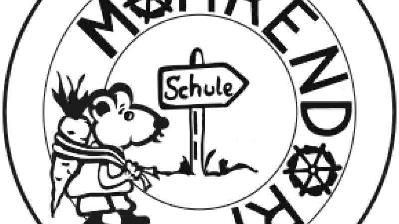Kinder bekommen Nikolaussäckchen vom Elternbeirat/Förderverein