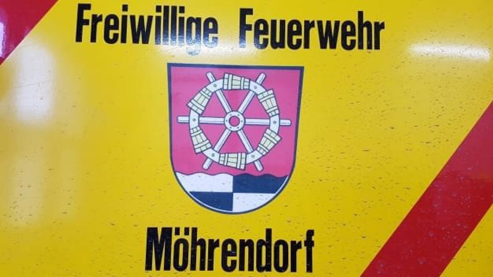 Die dritten Klassen bei der Feuerwehr in Möhrendorf